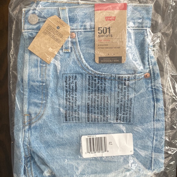 NWT Levi's Women's 501 Original Shorts size 27 - Picture 4 of 5